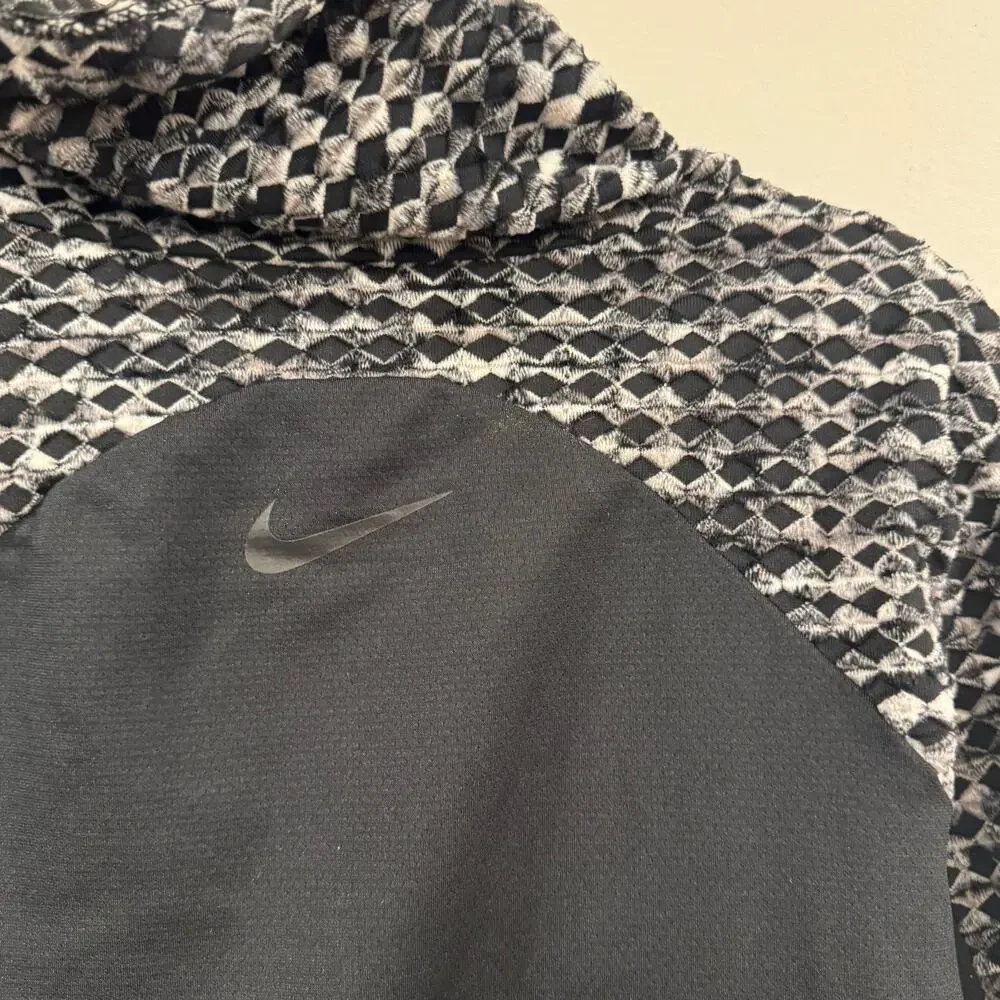 Nike Pro HyperWarm Long-Sleeve Brushed cowl turtleneck Top - EUC, Women's xs